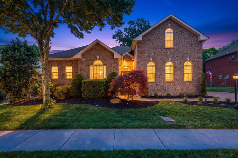 952 Century Oak Dr, Nashville, TN 37211