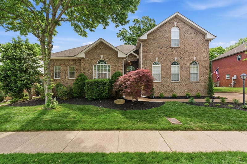 952 Century Oak Dr, Nashville, TN 37211