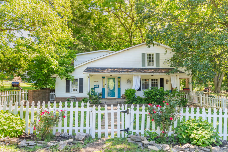 1558 Santa Fe Pike, Columbia, TN 38401