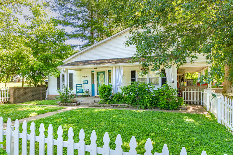 1558 Santa Fe Pike, Columbia, TN 38401