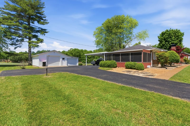 2678 Highway 41 , Greenbrier, TN 37073