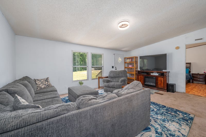 5723 Highway 48 , Cumberland Furnace, TN 37051