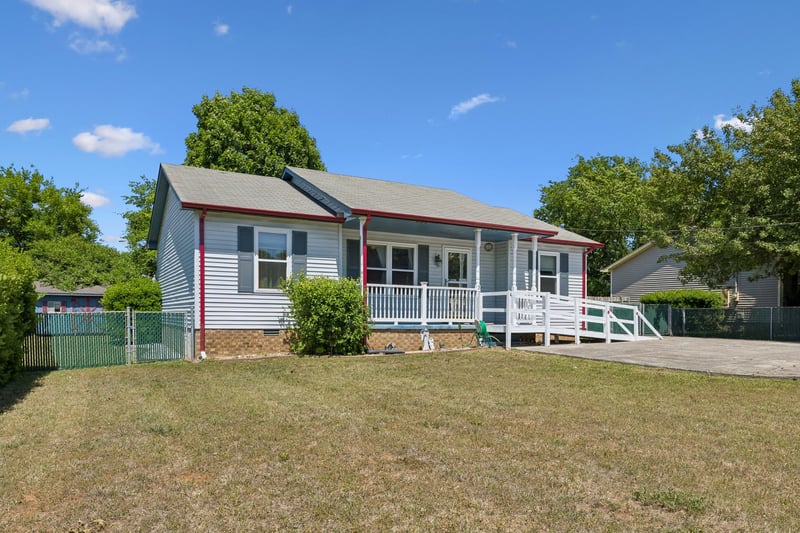 332 Liberty Ln, La Vergne, TN 37086