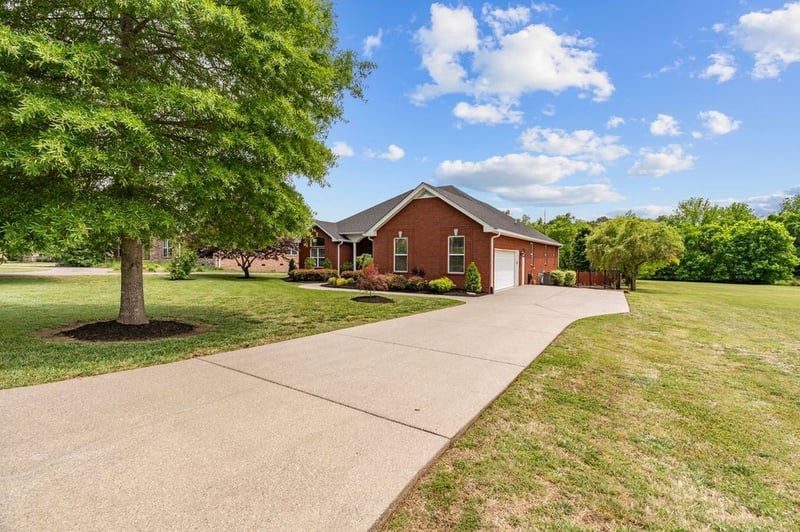 420 Plantation Blvd, Lebanon, TN 37087