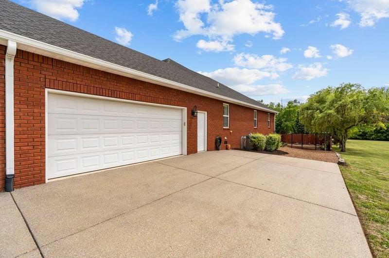 420 Plantation Blvd, Lebanon, TN 37087