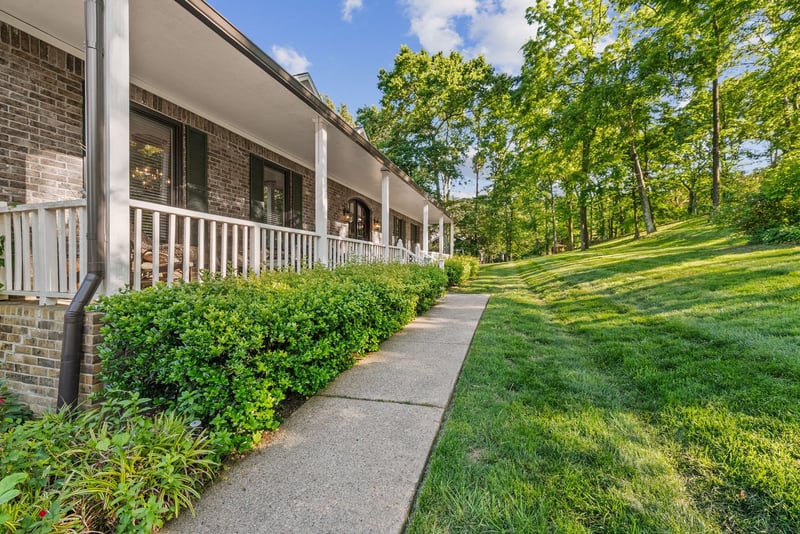 105 Foxwood Ln, Franklin, TN 37069