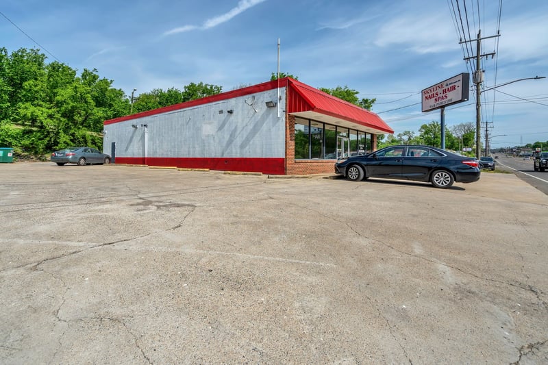 2702 Dickerson Pike, Nashville, TN 37207