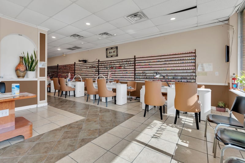 2702 Dickerson Pike, Nashville, TN 37207