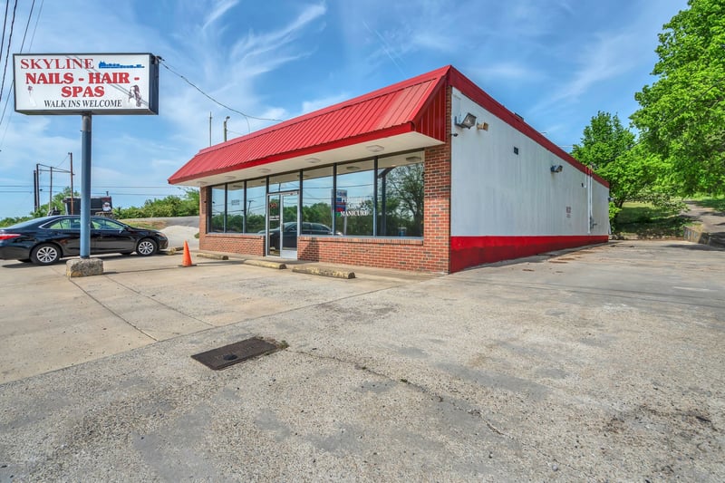 2702 Dickerson Pike, Nashville, TN 37207