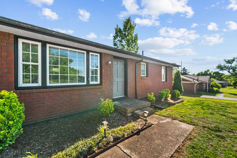 608 Vinson Dr, Nashville, TN 37217