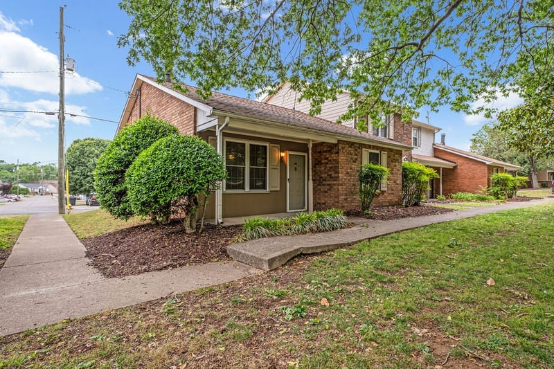 430 Walton Ferry Rd #1700, Hendersonville, TN 37075