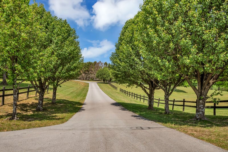5129 Highway 70 , White Bluff, TN 37187
