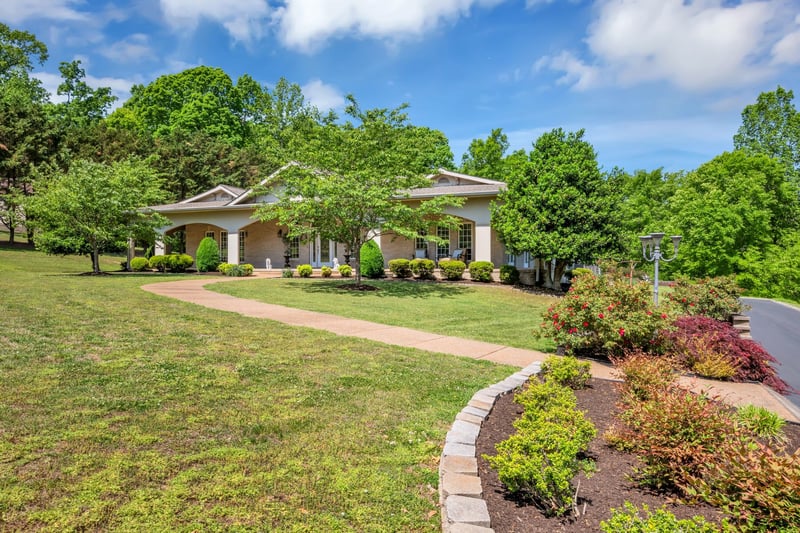 5129 Highway 70 , White Bluff, TN 37187