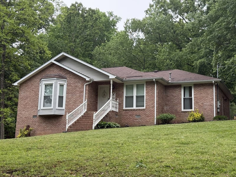 107 Valley Rd, Dickson, TN 37055