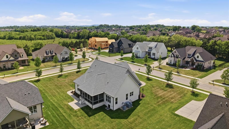 1005 Stone Creek Ln, Lebanon, TN 37087