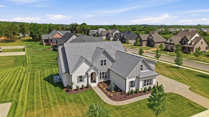 1005 Stone Creek Ln, Lebanon, TN 37087
