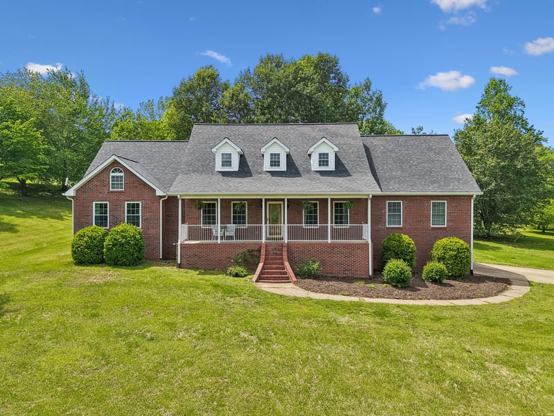 1915 Greenwood Rd, Charlotte, TN 37036