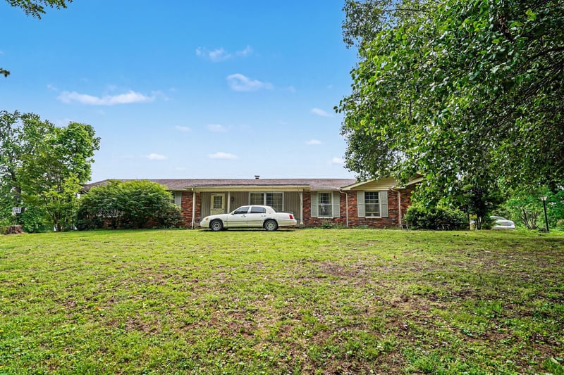 429 Menees Ln, Madison, TN 37115
