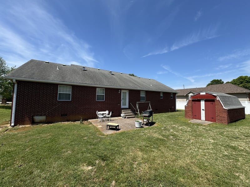 1011 Shirley Dr, Lebanon, TN 37087
