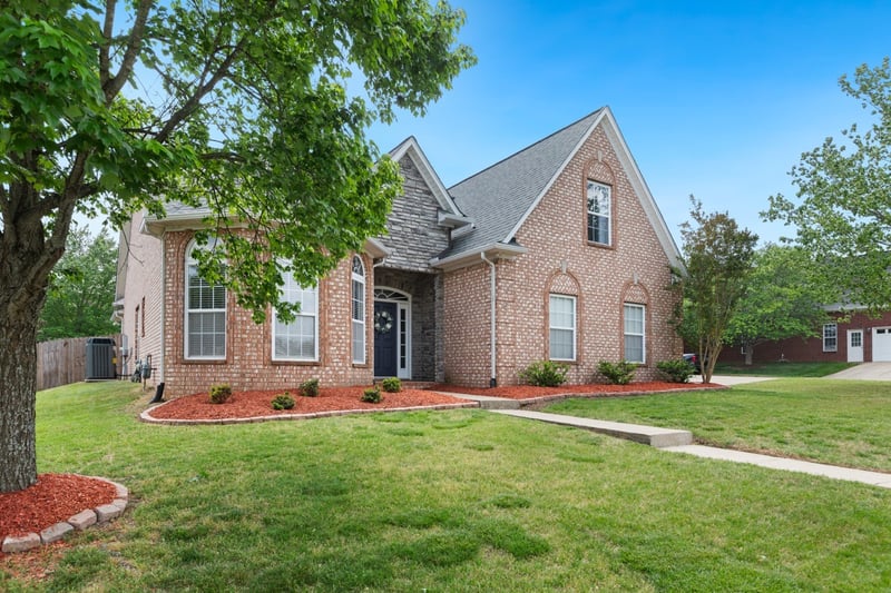 1085 Nealcrest Cir, Spring Hill, TN 37174