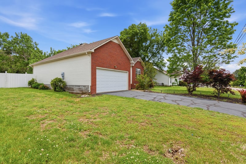 1909 Fieldstone Dr, Columbia, TN 38401