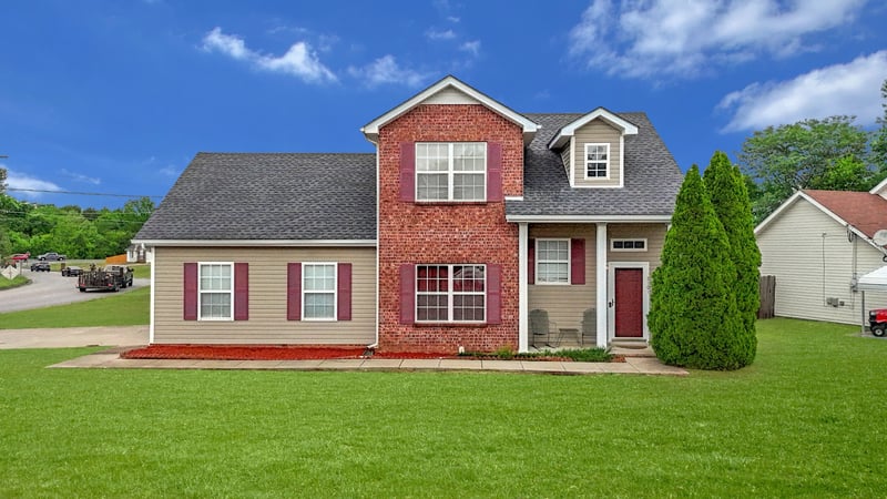 2101 Montgomery Ln, La Vergne, TN 37086