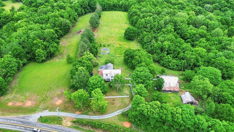 2816 Highway 12 , Chapmansboro, TN 37035