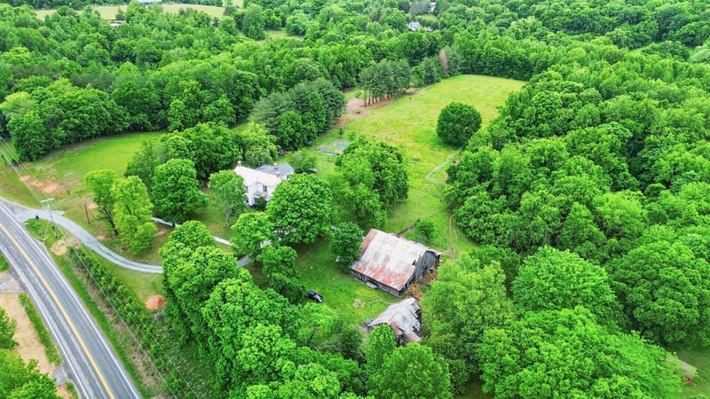 2816 Highway 12 , Chapmansboro, TN 37035