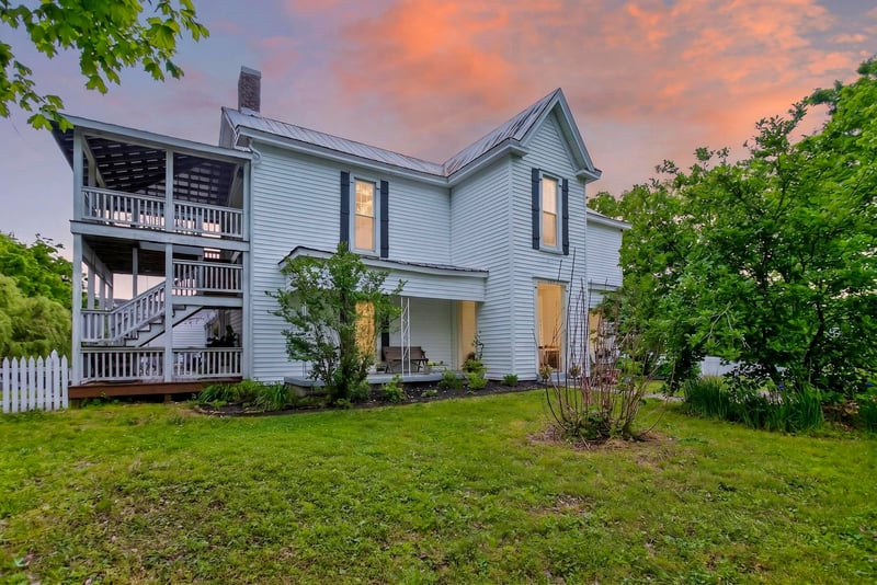 2816 Highway 12 , Chapmansboro, TN 37035