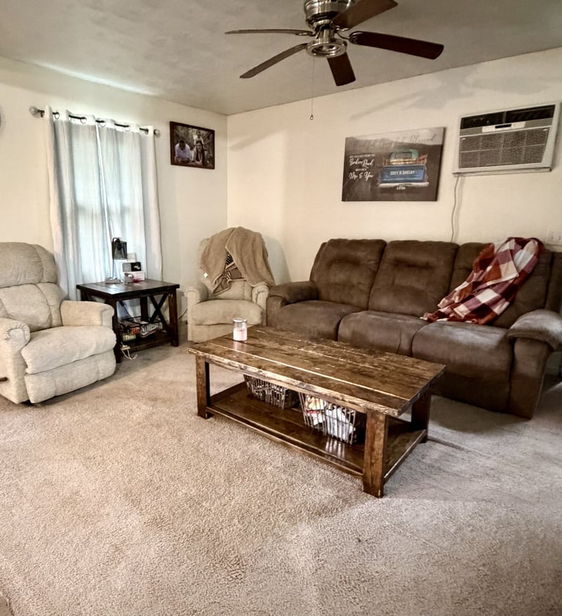 420 Calvert Ridge Rd, Westmoreland, TN 37186