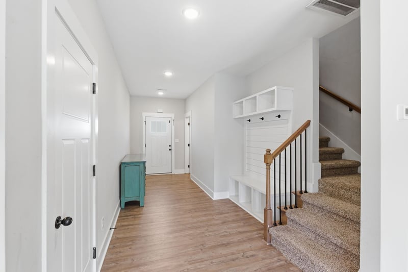 306 College St, Burns, TN 37029
