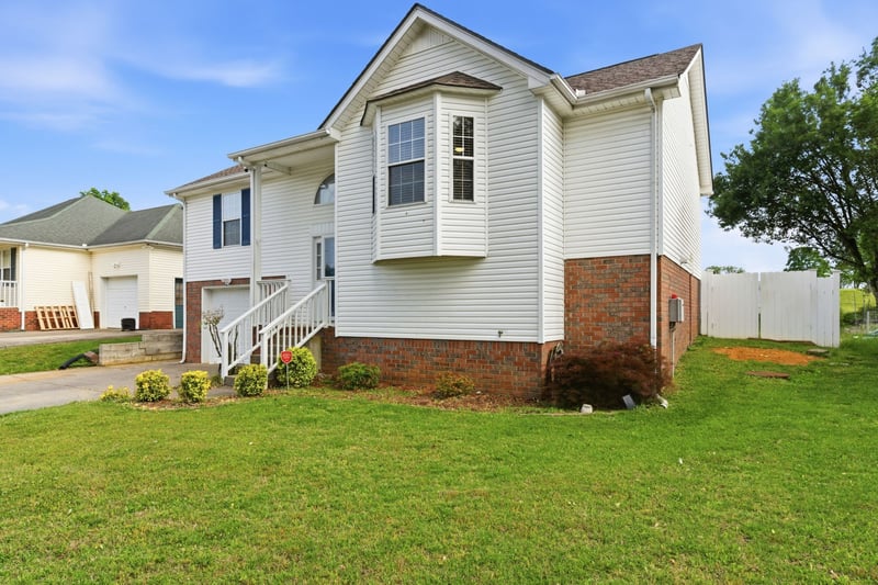 1002 Heather Dr, Goodlettsville, TN 37072