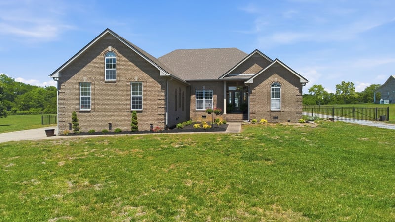1164 Chenault Ln, Castalian Springs, TN 37031