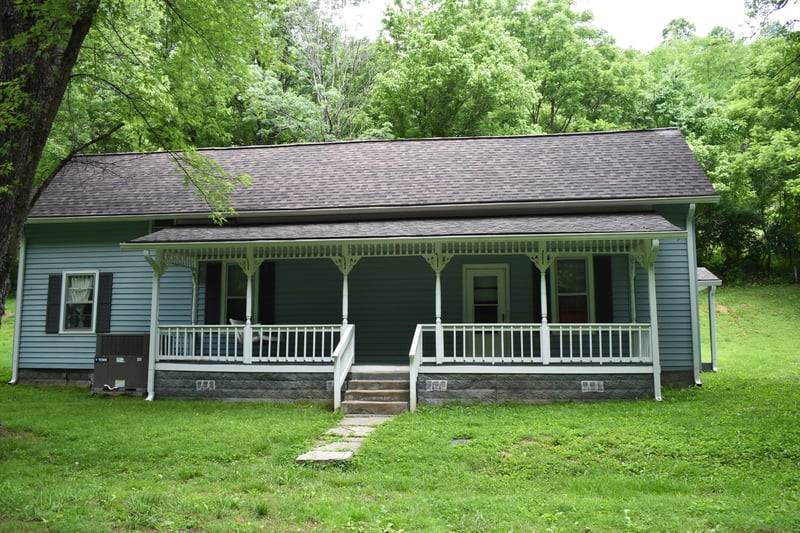 86 Dog Branch Rd, Pleasant Shade, TN 37145