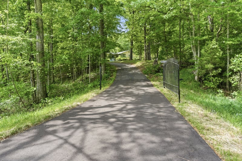 6603 Shedden Rd, Greenbrier, TN 37073