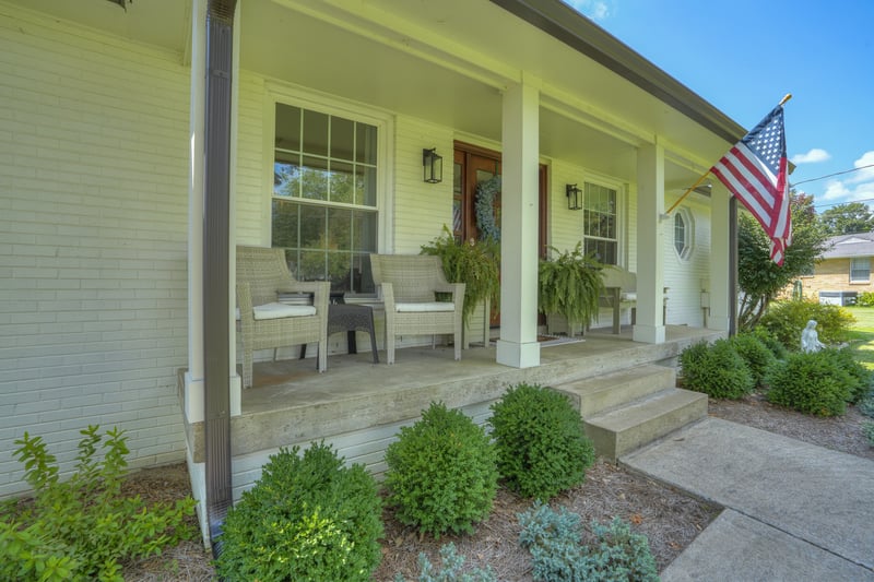 384 Indian Lake Rd, Hendersonville, TN 37075