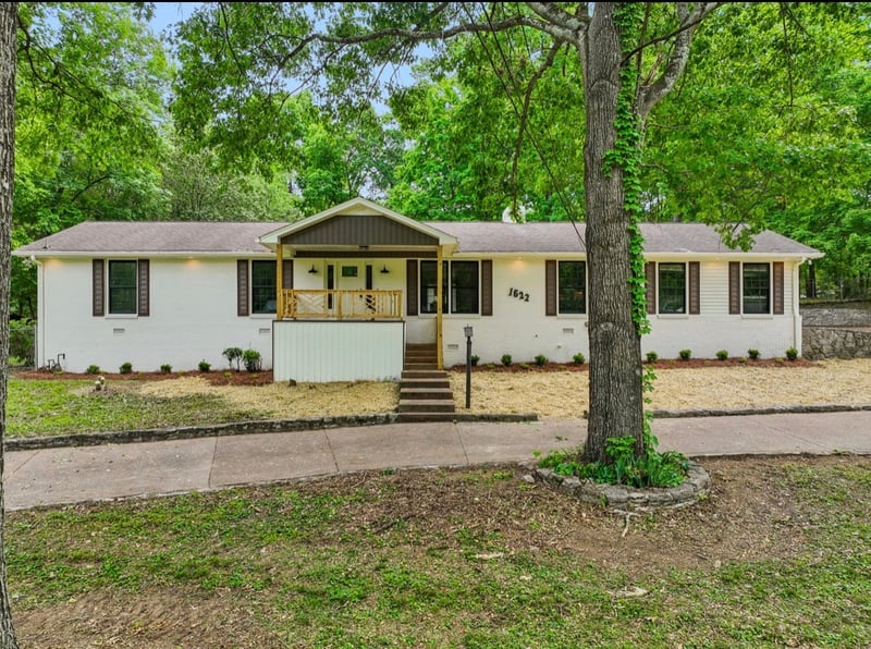 1622 Woodside Dr, Lebanon, TN 37087