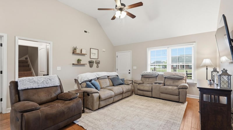 1033 Stratus Dr, Murfreesboro, TN 37127