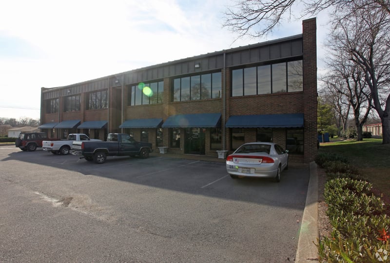 136 Walton Ferry Rd, Hendersonville, TN 37075