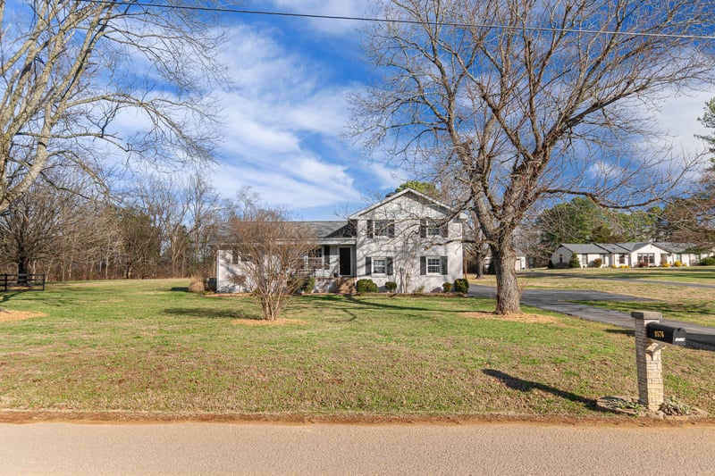 9576 Mullens Rd, Arrington, TN 37014