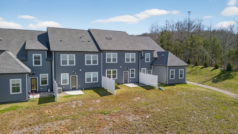 321 Panther Dr, Murfreesboro, TN 37127