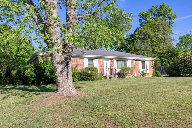 102 Trucord Dr, Hendersonville, TN 37075