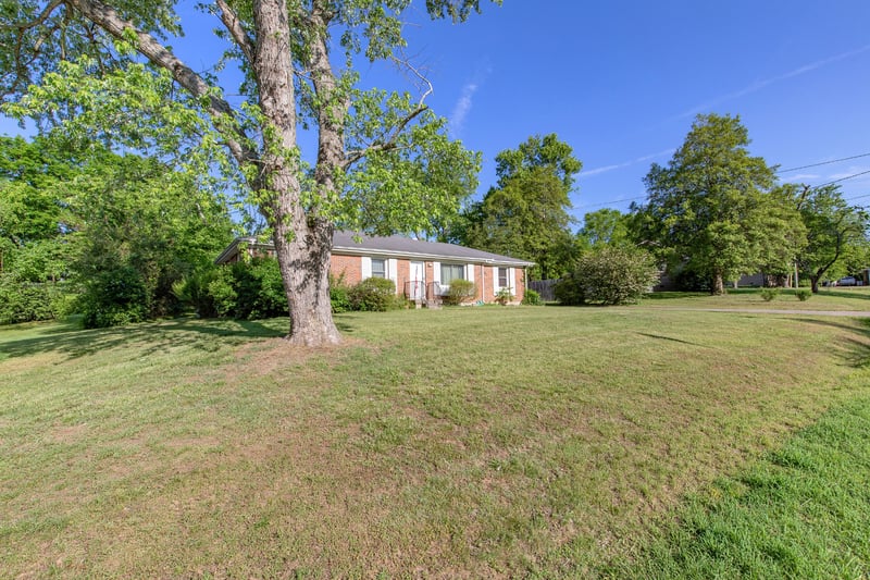 102 Trucord Dr, Hendersonville, TN 37075