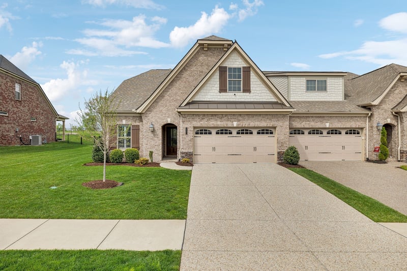 1064 Callaway Dr, Lebanon, TN 37087