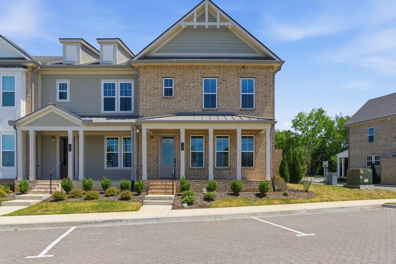 136 Nearwater Pl, Hendersonville, TN 37075