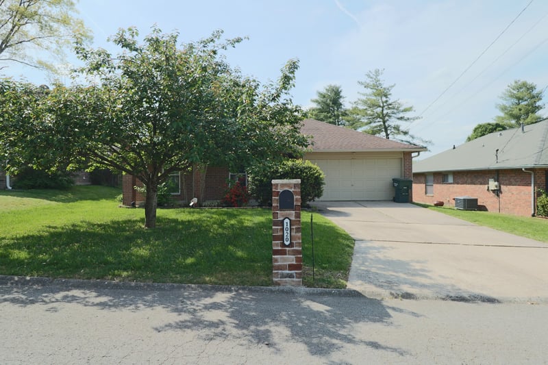 1020 Bret Ridge Dr, Hermitage, TN 37076