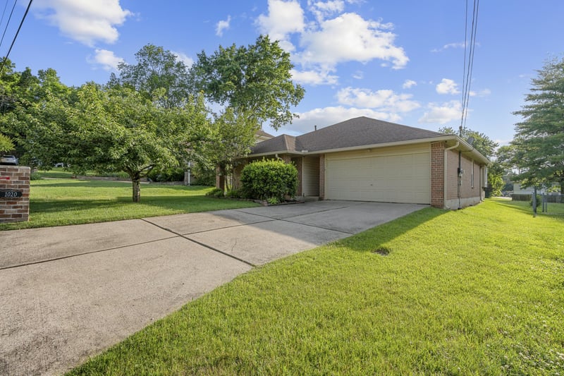 1020 Bret Ridge Dr, Hermitage, TN 37076