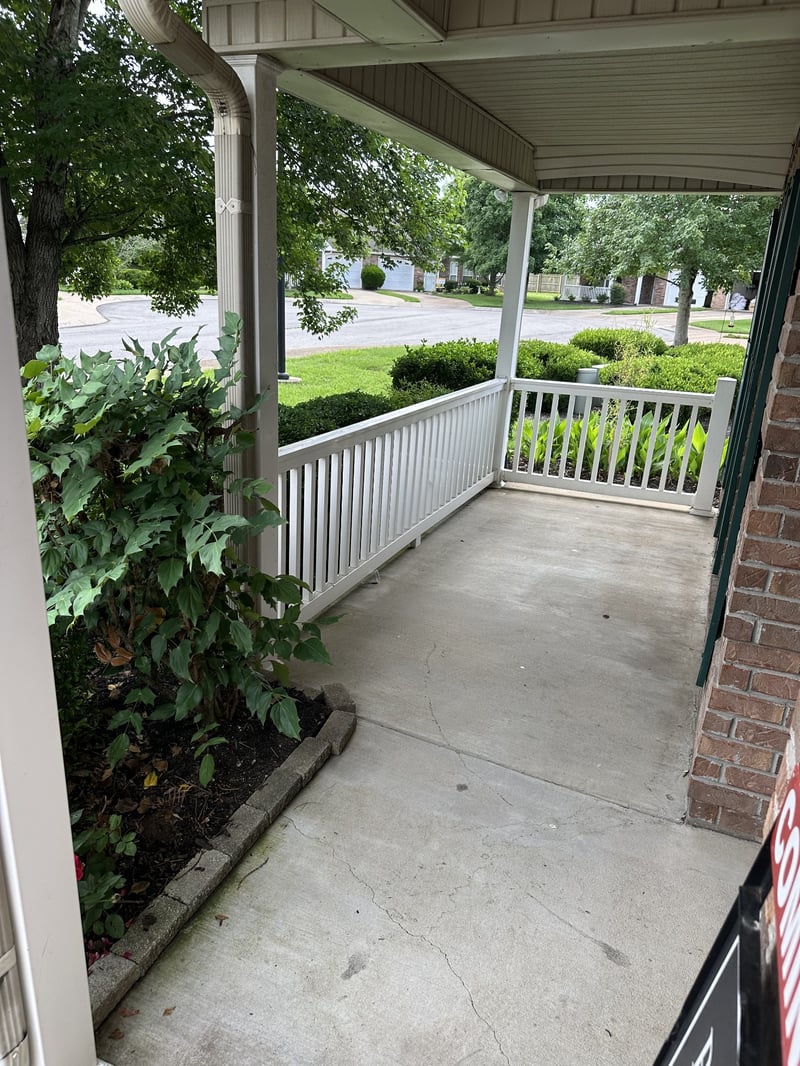 1302 Crofton Park Ct, Columbia, TN 38401