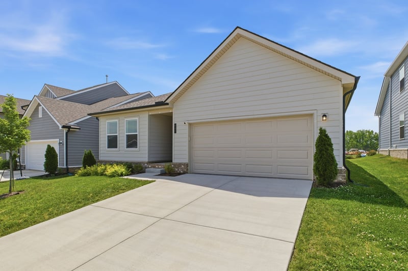 640 Cedar Brook Dr, White House, TN 37188