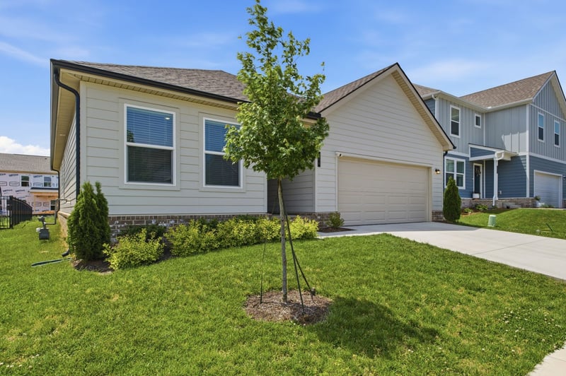 640 Cedar Brook Dr, White House, TN 37188